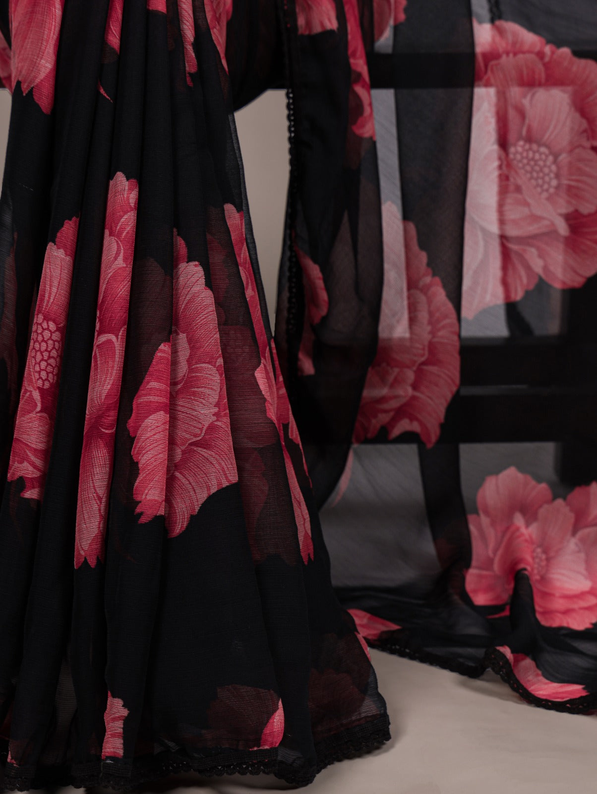 A perfect harmony of airy chiffon and blooming florals