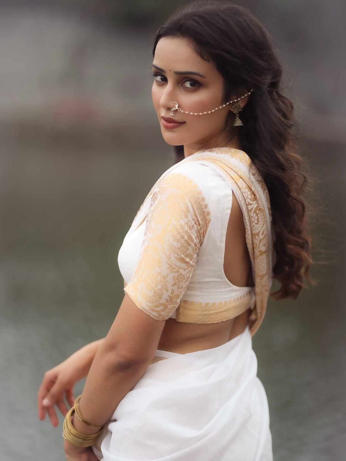 Elegance Charming Looks White Saree