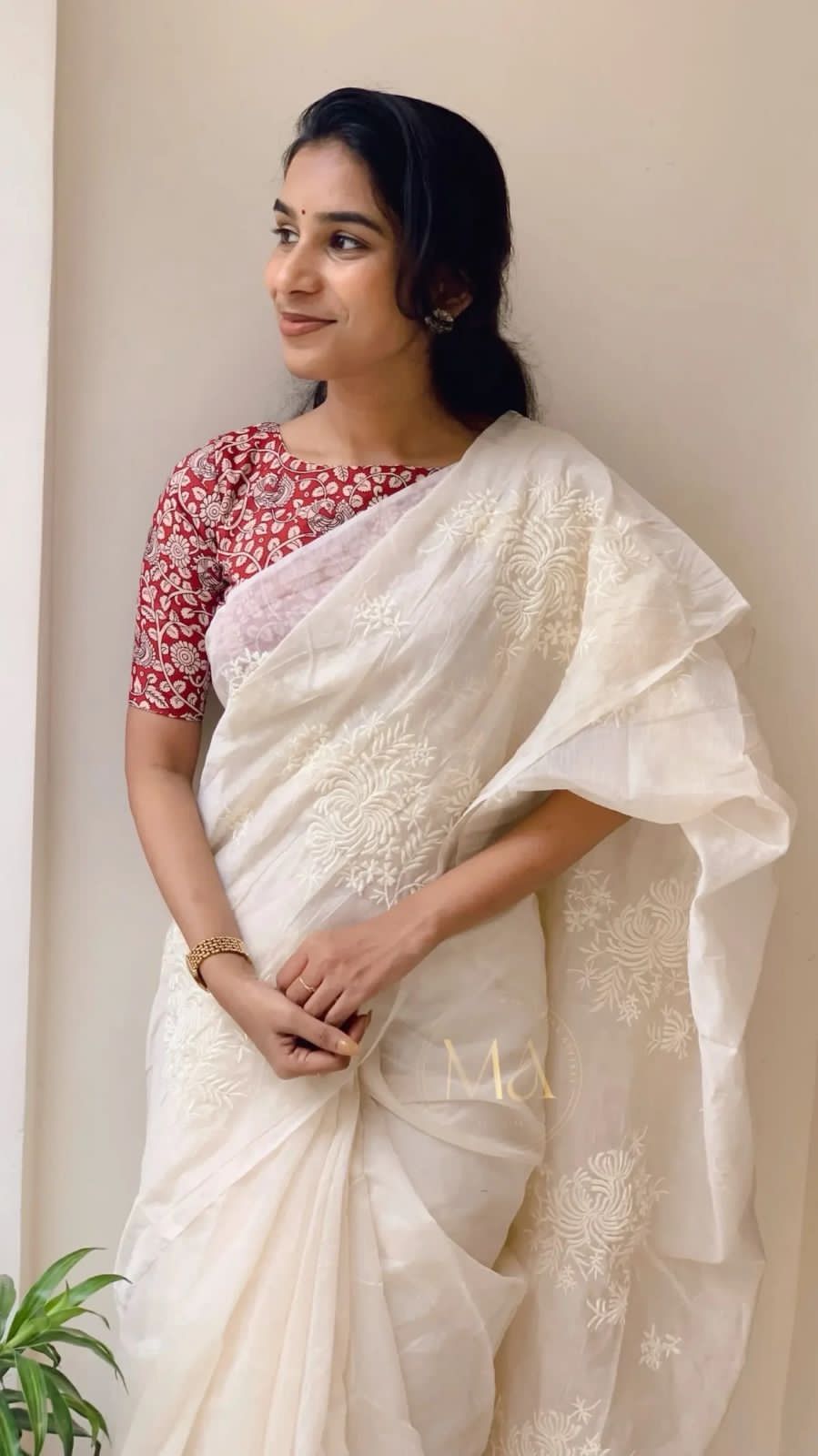 White Red Summer Cool Saree
