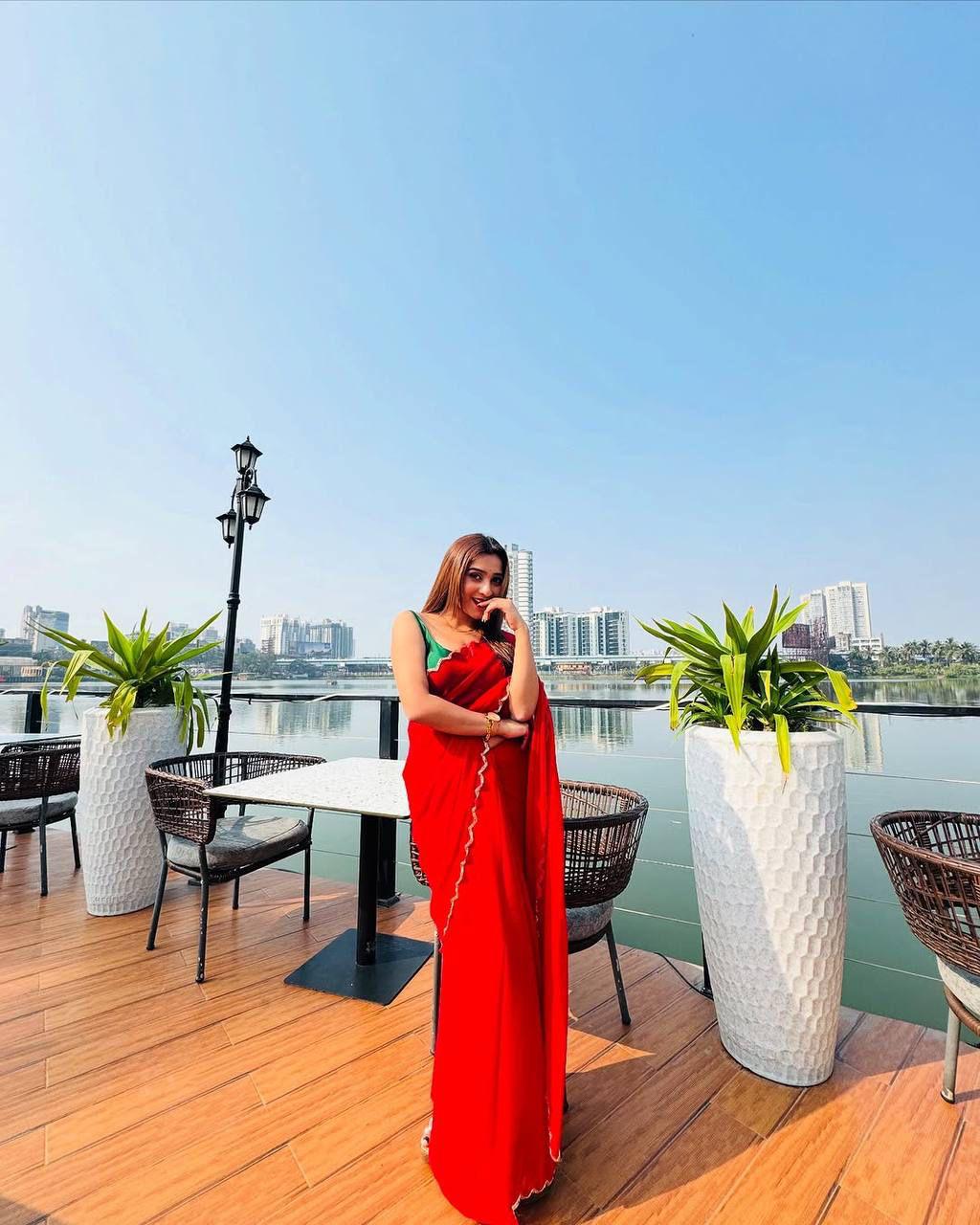 FAREWELL SAREE IN TREND